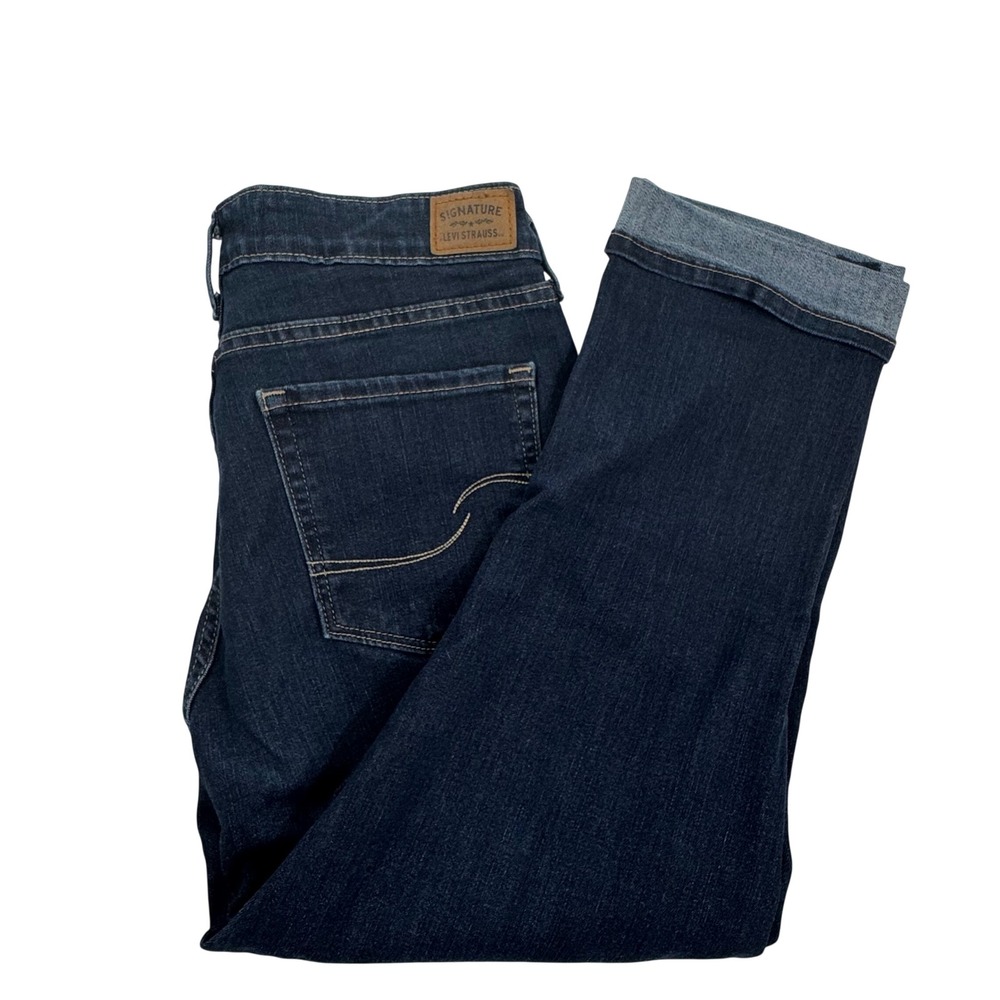 Signature Levi Strauss Mid Rise Capri Women 8 Dark Wash Cuffed Stretch Denim